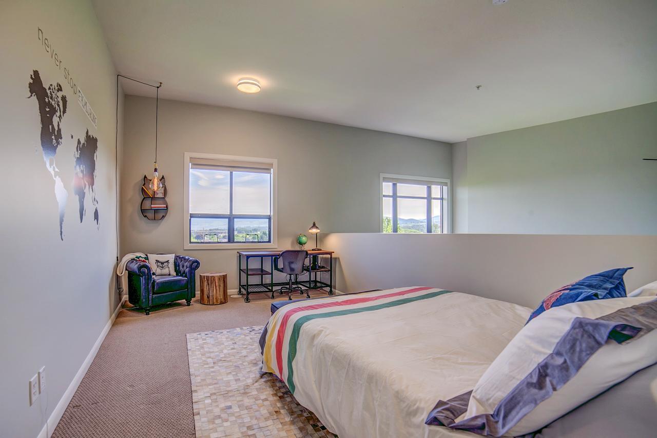 Playa Del Sol Resort - Vacation Rentals Kelowna Exterior photo