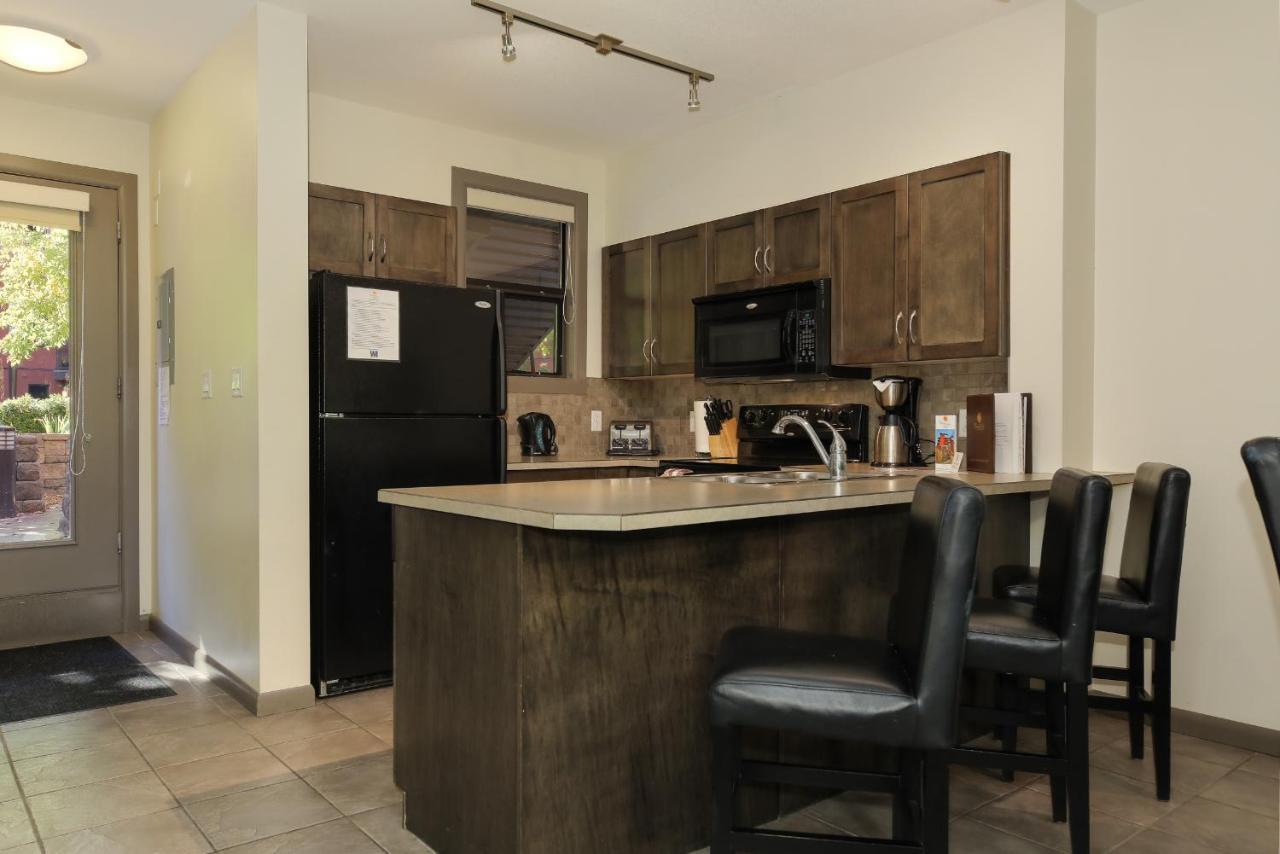 Playa Del Sol Resort - Vacation Rentals Kelowna Exterior photo