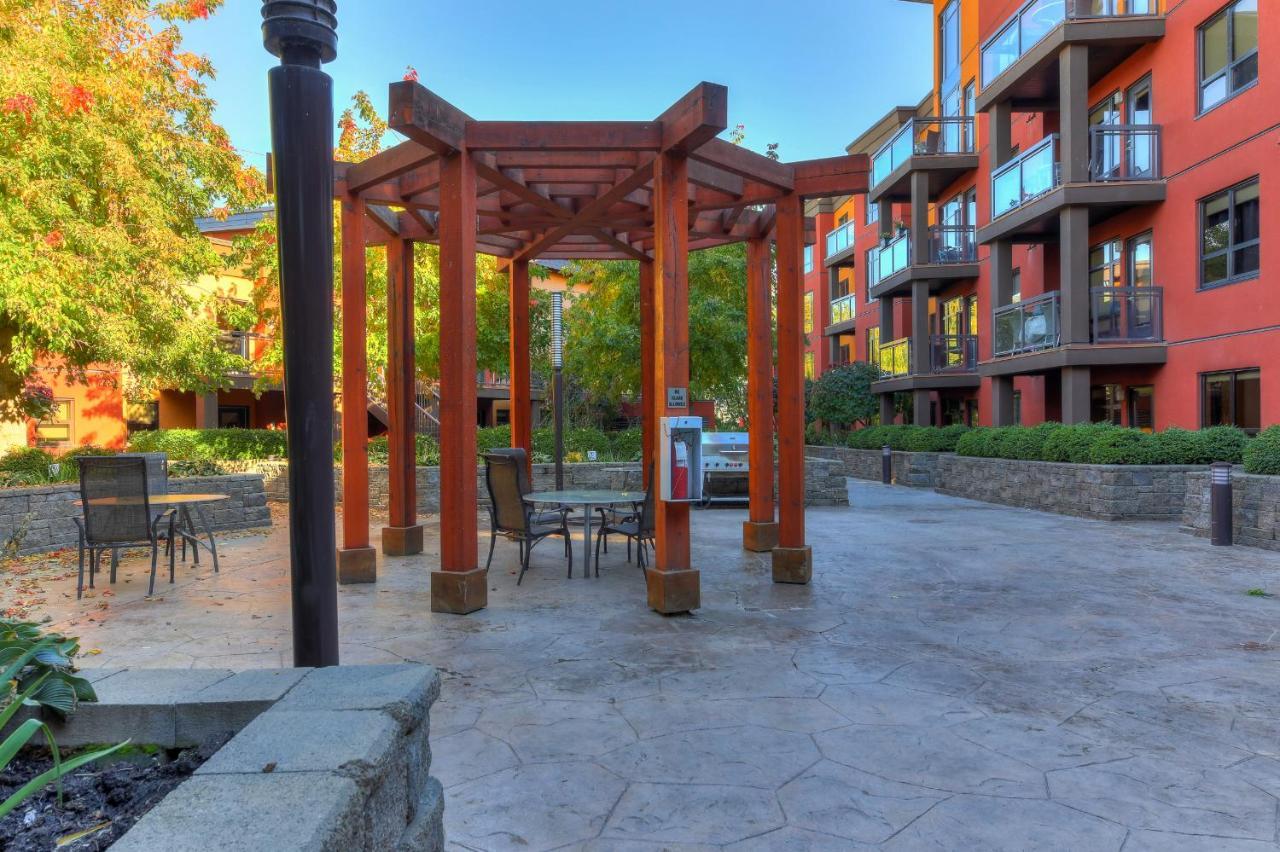 Playa Del Sol Resort - Vacation Rentals Kelowna Exterior photo