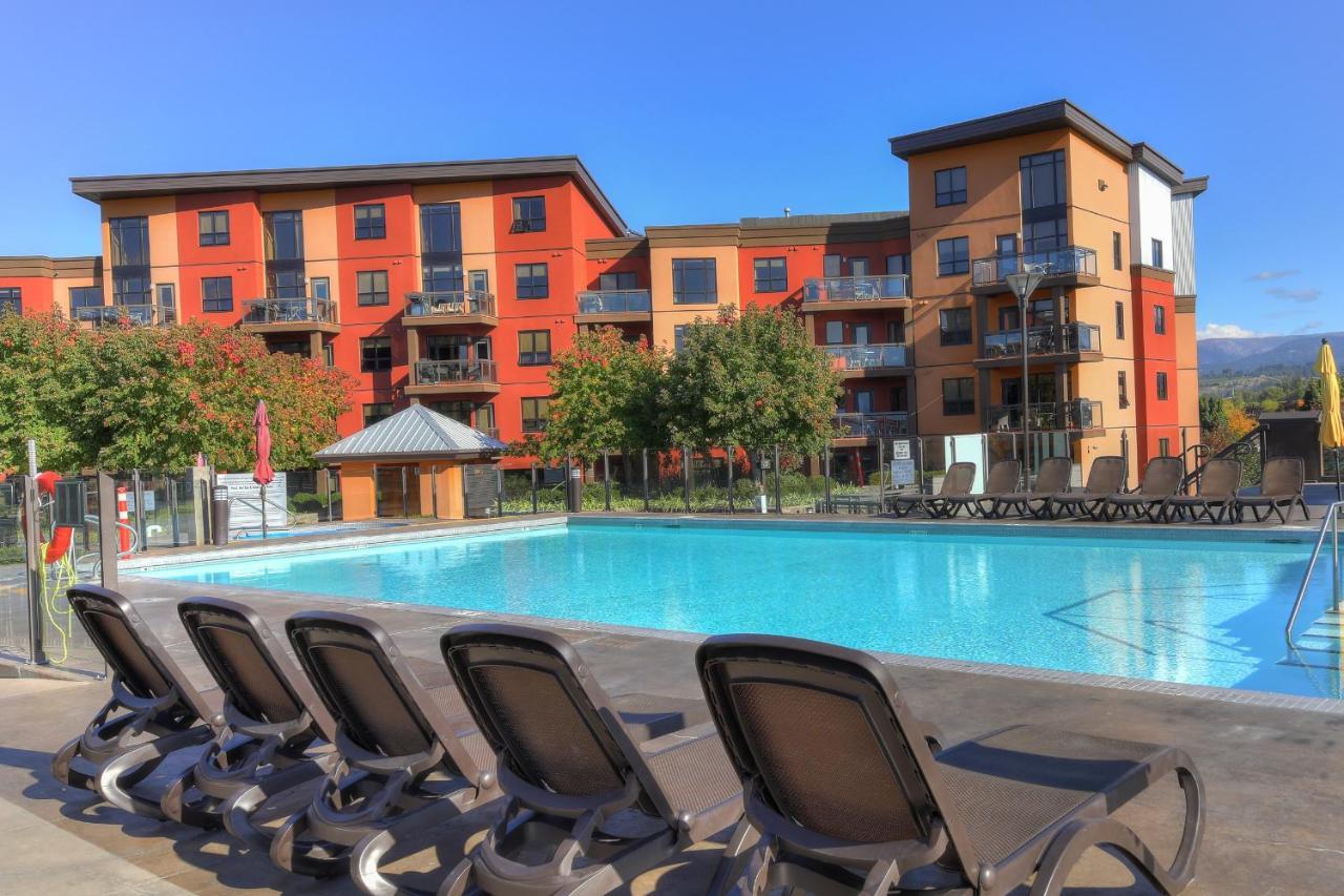 Playa Del Sol Resort - Vacation Rentals Kelowna Exterior photo