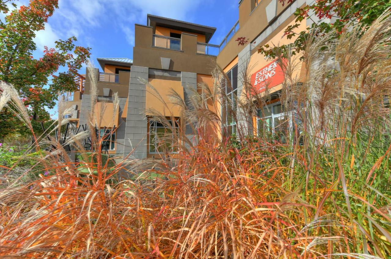 Playa Del Sol Resort - Vacation Rentals Kelowna Exterior photo