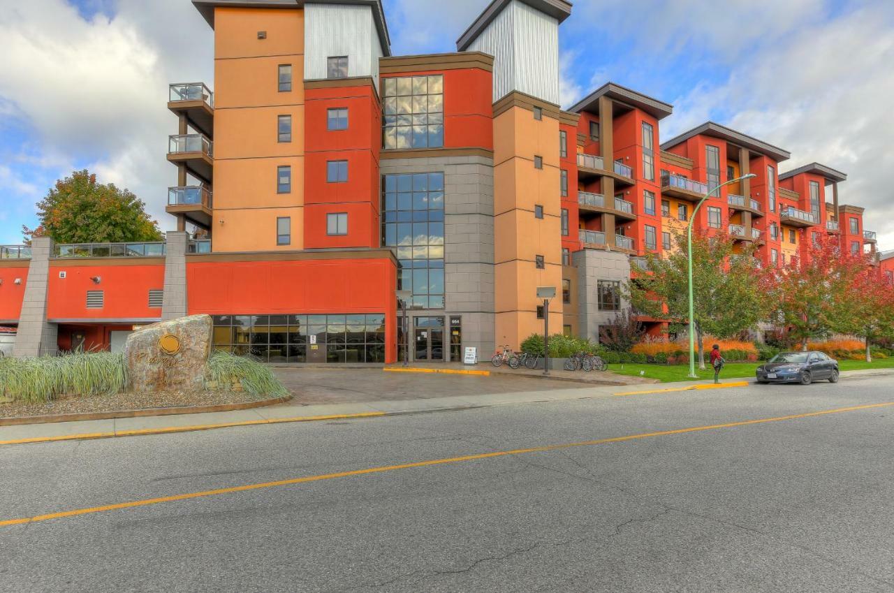 Playa Del Sol Resort - Vacation Rentals Kelowna Exterior photo