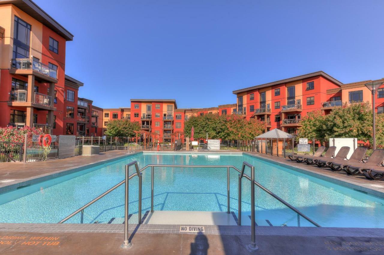 Playa Del Sol Resort - Vacation Rentals Kelowna Exterior photo