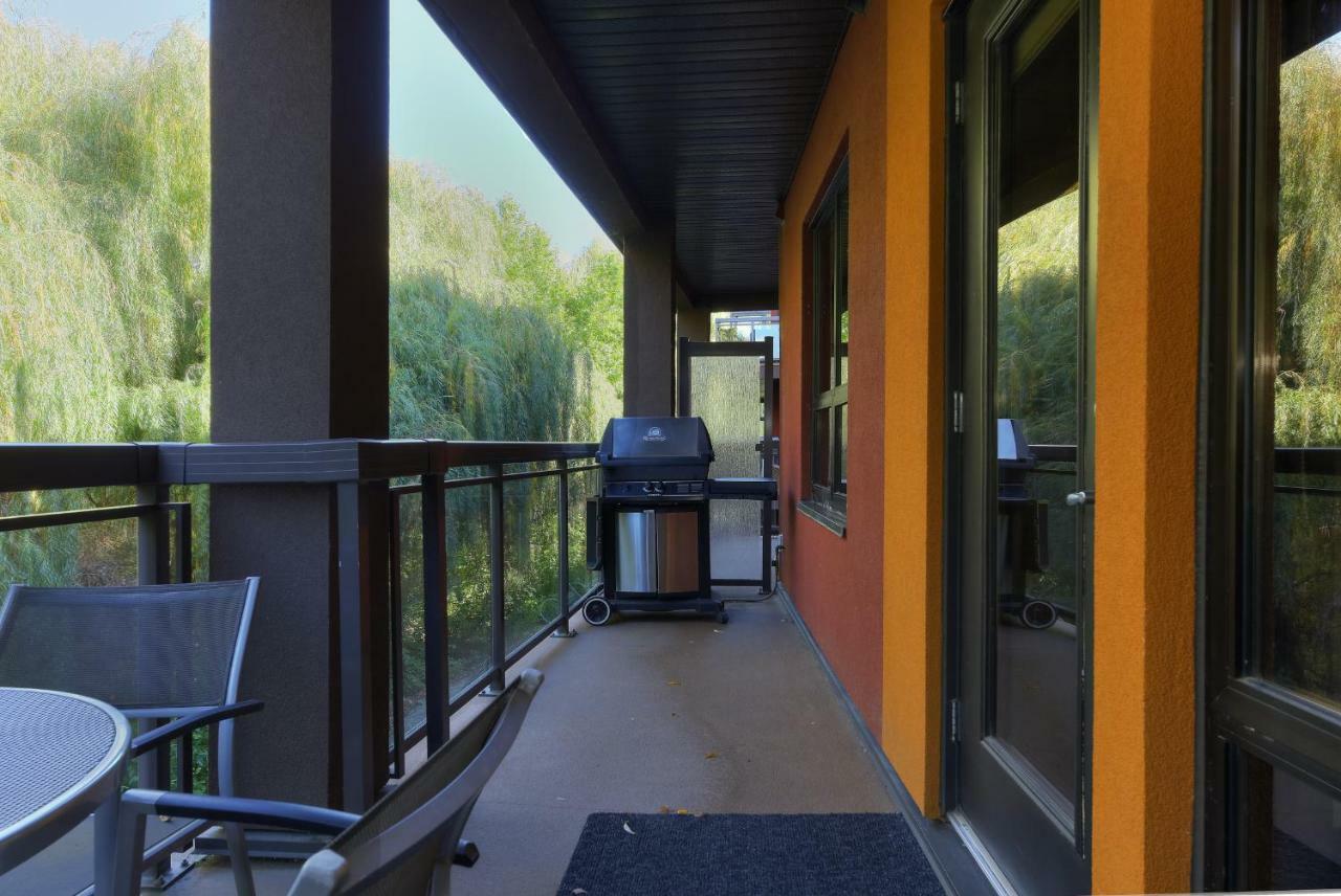 Playa Del Sol Resort - Vacation Rentals Kelowna Exterior photo